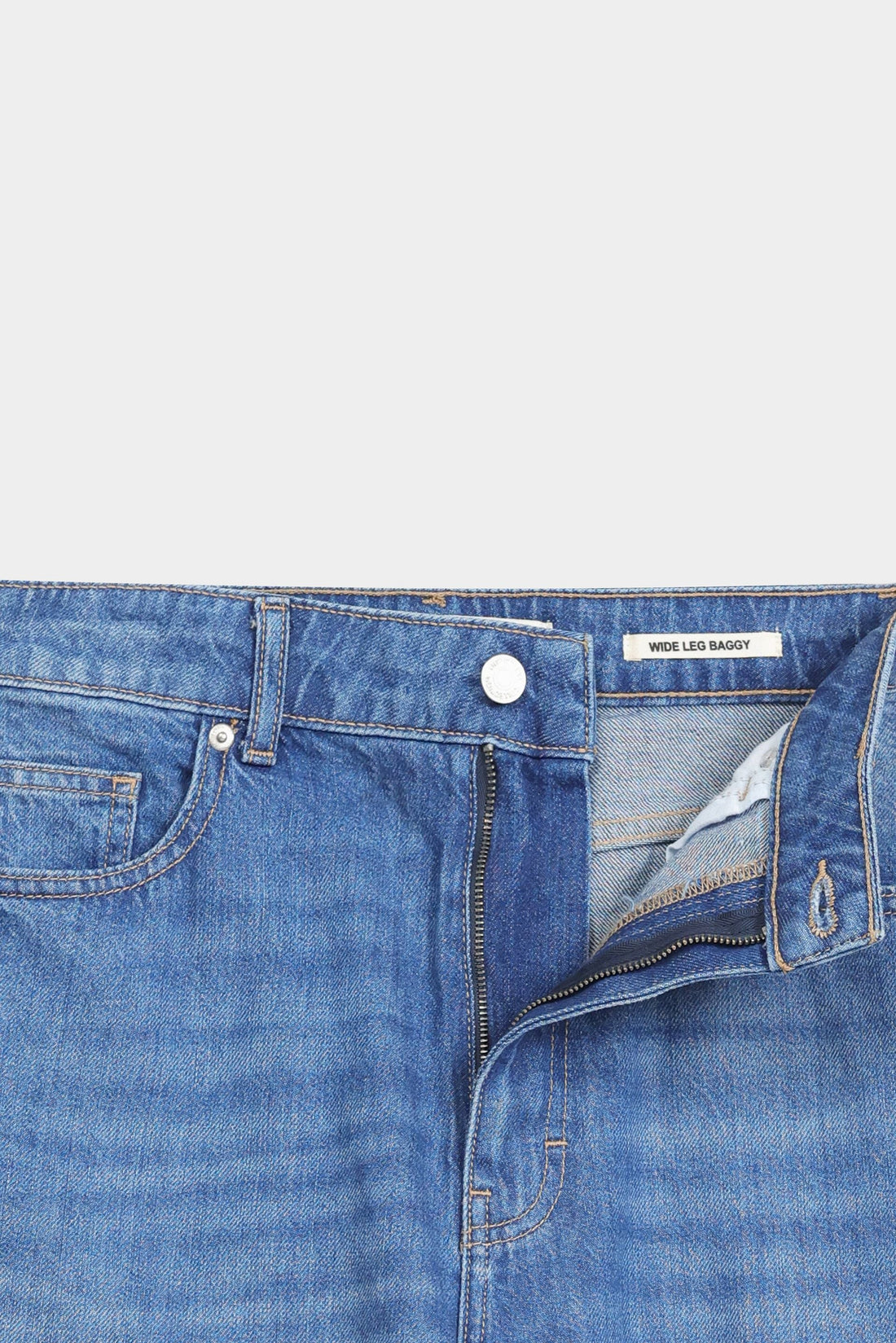 Wide-Leg Baggy Jeans